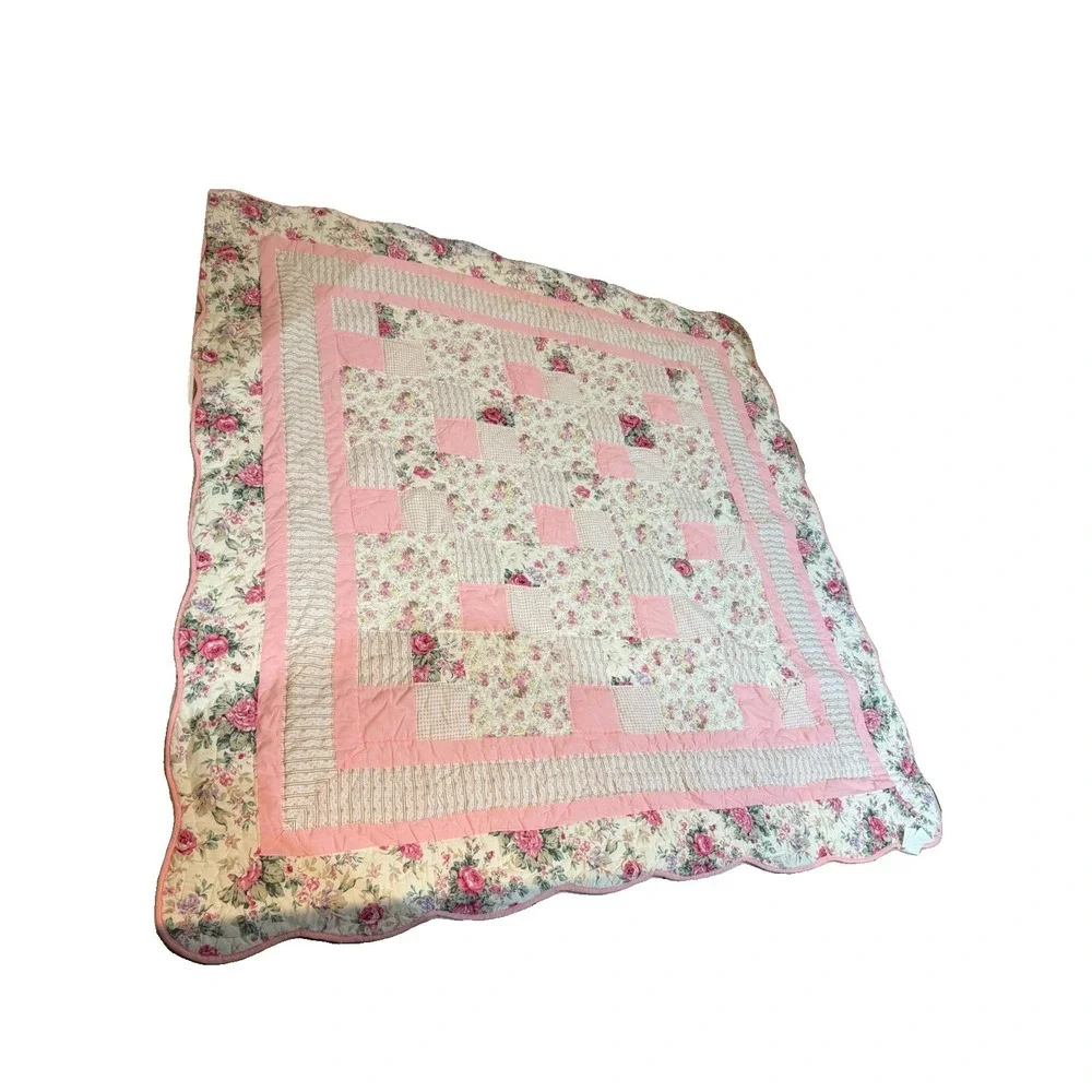 VTG Shabby Chic Cottage Core Quilt 7 Pcs Scallop Floral Patchwork 79x79